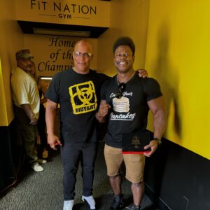 Shawn Ray Instagram - Great ending to a great day with my lil homie 2X Classic Physique Olympia Winner, @breonma_ at the @fitnationgym today!
Come down for a workout 💪🏽☣️💪🏽
@muscleinsider