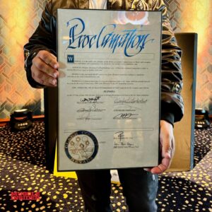 Shawn Ray Instagram - Shawn Ray is in Vegas covering the Key to the Strip Ceremony for the historic 60th Olympia 🔑

Follow @MuscleInsider as more event coverage gets released soon 💥