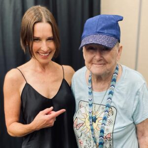 Shawnee Smith Instagram - Can I have a picture with YOU?! 🤍‼️ thanks for an amazing weekend @fantasmorlando