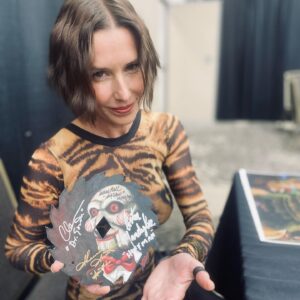 Shawnee Smith Instagram - Can I have a picture with YOU?! 🤍‼️ thanks for an amazing weekend @fantasmorlando