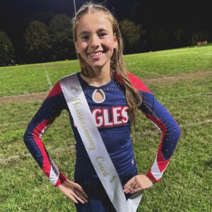 Shaylee Mansfield Instagram - Freshman ✅ Homecoming court, dressing up as Alvin the 🐿️, first homecoming dance, a forever cheer girl (where’s the Pom Poms emoji?!?), winning the National Deaf cheerleading championship, being honored as one of the Rising actors at SignLight Film Festival, and so many more! Friends, pranks, games, and memories. 🦅💙