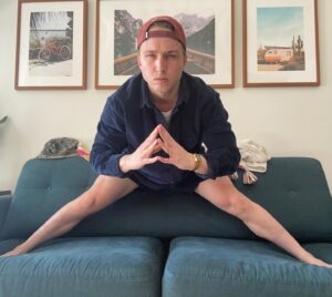 Shayne Topp Instagram - OK 2022 I’M DOING THE SPLITS. I MEAN IT THIS TIME I SWEAR. I GOT DISTRACTED THESE PAST TWO YEARS BUT NOW ITS GAME TIME NO MORE MESSING AROUND LETS GO