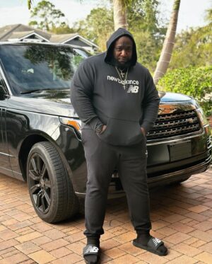 Sheek Louch Instagram - Yoooo HBD to my road dog @bigjusworld (JUSTICE) aka BUBAH BLACK 😩 enjoy your day king, see you this weekend 🥂🥂🥂