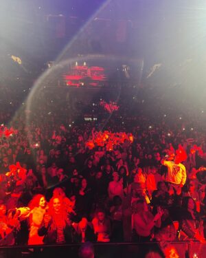 Sheek Louch Instagram - Last night was dope 🔥🔥🔥 thanks for having us BROOKLYN @barclayscenter  @atcpresents  @thelox  @technicianthedj  @shariftours @justice808ent @kristiclifford @kidcapri101 @tonymoxberg @smileys_people_  @jazz_914  @officialluxurymusic  #LOX #DBLOCK #HIPHOP