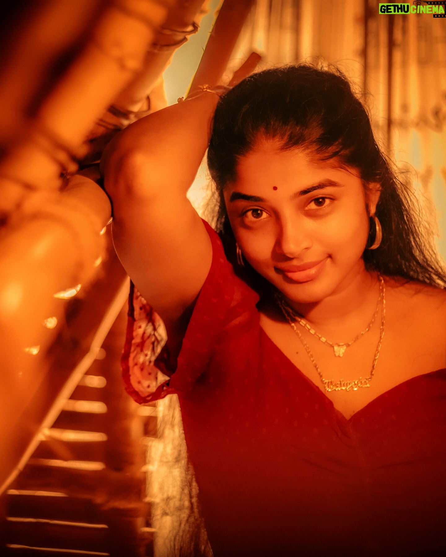 Sheela Rajkumar - 9.2K Likes - In the right light, at the right time, everything is a extraordinary. 😍
💃
💃
💃
💃
💃
📸: @karthick_dhanush28
🏠: @bamboohutz
#sheela #explore #nature #travel #petlovers #smile #love #instagood #goodvibes #natureheals