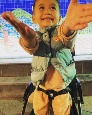 Sheena Sakai Instagram - Whose this Swaggy Kid is in his first trip to South Korea?!? 🤣🇰🇷🛩️🪩🎎