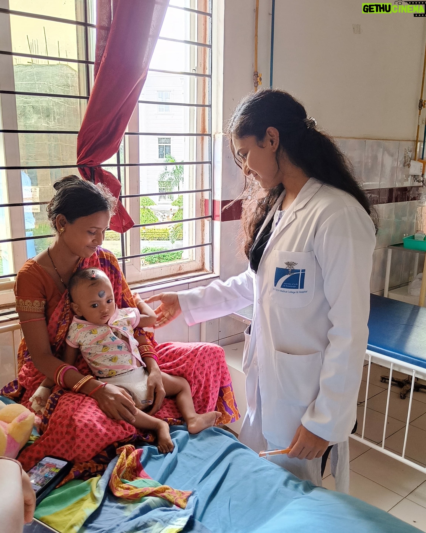 Sheetal Patra - 93.8K Likes - Wishing & honouring all the heroes without capes, “The healing hands & caring hearts”, a very Happy Doctors’ Day!! 🩺
As a medico, I see firsthand the challenges and sacrifices our mentors make. Their empathy and dedication inspire us to carry on this noble journey. 🩺❤️
#doctorsDay #futureDoctor #mbbsstudent
Ps: pedia ward scenes! 👶