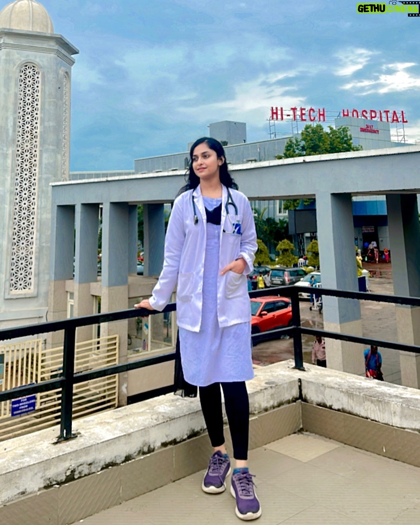 Sheetal Patra - 93.8K Likes - Wishing & honouring all the heroes without capes, “The healing hands & caring hearts”, a very Happy Doctors’ Day!! 🩺
As a medico, I see firsthand the challenges and sacrifices our mentors make. Their empathy and dedication inspire us to carry on this noble journey. 🩺❤️
#doctorsDay #futureDoctor #mbbsstudent
Ps: pedia ward scenes! 👶