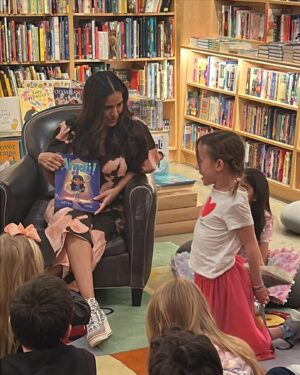 Sheetal Sheth Instagram - A year ago today, the Always Anjali anniversary edition was published by @randomhousekids . 3 months ago, the new edition of Bravo Anjali came out.

Both ended up on the USA Today’s Best Seller’s List and the books not only continue to be a mainstay in homes but continue to find new audiences. So grateful for all the love and messages over the years. Makes me so happy that Anjali has become a ‘must gift’ to new parents and humbled that more and more schools use the books as part of their curriculum. 🙏🏽

Thrilled to have done another event with the phenomenal Meena Harris (@meena ) this past weekend to celebrate the power in all of us. Thank you all for coming out! ✨📚

ps. Anjali #3 is all set to come out next year! Can’t wait to share more.  Stay tuned. 👊🏽

#kidlit #childrensbooks #womensupportingwomen #bookstagram #author #neverdimyourlight #alwaysanjali #bravoanjali #aforambitious #anjaliseries #education #parenting