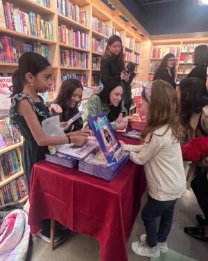 Sheetal Sheth Instagram - A year ago today, the Always Anjali anniversary edition was published by @randomhousekids . 3 months ago, the new edition of Bravo Anjali came out.

Both ended up on the USA Today’s Best Seller’s List and the books not only continue to be a mainstay in homes but continue to find new audiences. So grateful for all the love and messages over the years. Makes me so happy that Anjali has become a ‘must gift’ to new parents and humbled that more and more schools use the books as part of their curriculum. 🙏🏽

Thrilled to have done another event with the phenomenal Meena Harris (@meena ) this past weekend to celebrate the power in all of us. Thank you all for coming out! ✨📚

ps. Anjali #3 is all set to come out next year! Can’t wait to share more.  Stay tuned. 👊🏽

#kidlit #childrensbooks #womensupportingwomen #bookstagram #author #neverdimyourlight #alwaysanjali #bravoanjali #aforambitious #anjaliseries #education #parenting