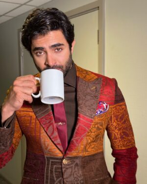 Sheheryar Munawar Siddiqui Instagram - #ippawards - thank you for the love Manchester. @ippaawardsdigital 

Thank you @ahmedbhamofficial for the lovely custom made suit. 

stylist @raoalikhan 
hair @makeupbyridak 
makeup @maariyahxhassan