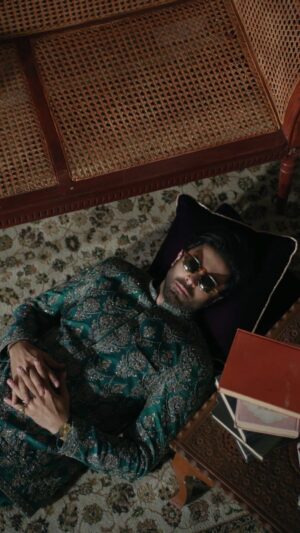 Sheheryar Munawar Siddiqui Instagram - Had a blast shooting this for @faizasaqlain , who was a gem to work with. Thanks for letting us be a little quirky with this one. 
shout out to my boys @nadirfirozkhan and @shammalq  for making the process a lot of fun !
