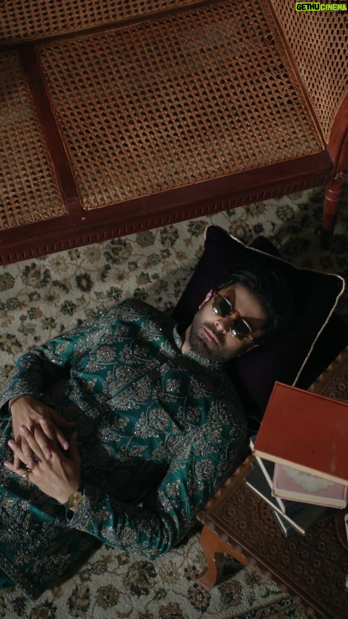 Sheheryar Munawar Siddiqui - 3 Likes - Had a blast shooting this for @faizasaqlain , who was a gem to work with. Thanks for letting us be a little quirky with this one.
shout out to my boys @nadirfirozkhan and @shammalq for making the process a lot of fun !