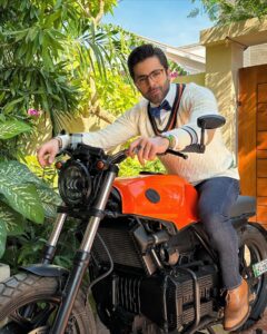 Actor Sheheryar Munawar Siddiqui HD Instagram Photos and Wallpapers April 2023