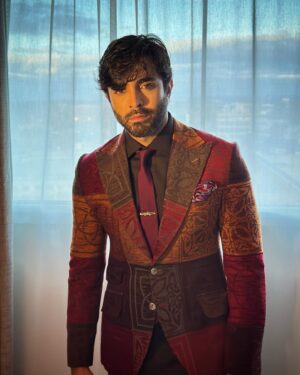 Sheheryar Munawar Siddiqui Instagram - #ippawards - thank you for the love Manchester. @ippaawardsdigital 

Thank you @ahmedbhamofficial for the lovely custom made suit. 

stylist @raoalikhan 
hair @makeupbyridak 
makeup @maariyahxhassan