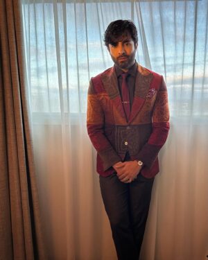 Sheheryar Munawar Siddiqui Instagram - #ippawards - thank you for the love Manchester. @ippaawardsdigital 

Thank you @ahmedbhamofficial for the lovely custom made suit. 

stylist @raoalikhan 
hair @makeupbyridak 
makeup @maariyahxhassan