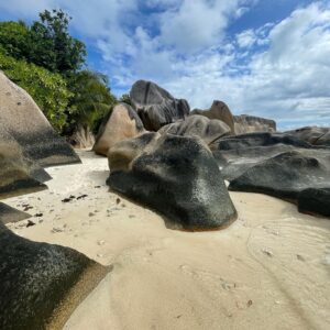 Sheila Vand Instagram - 💙Seychelles💙 a real life paradise. pics don’t even do it justice. such a magical place.