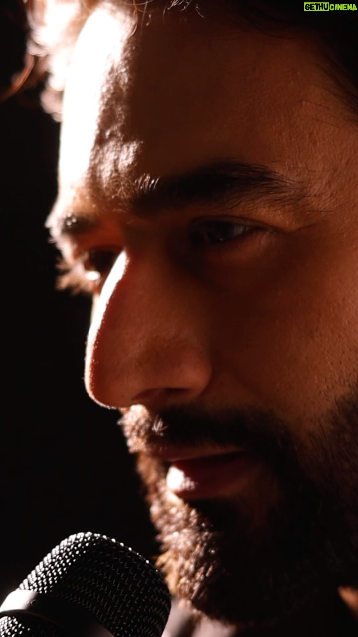 Shekhar Ravjiani - 193.2K Likes - ‘Raat Khamosh’....a song that’s a piece of my heart...is OUT NOW and now all yours ♥️
Watch the official music video on the @garuudaamusiic YouTube Channel and stream the song on all your favourite platforms. (Link in Bio)
.
Lyrics - @anvita_dee
Violin- @deepakpandit_31
Bass - @sanjoygtr
Production and Arrangement - @shivaminsanegupta @anujdanait
Female backing vocals - @trishitarecs
Orchestra conducted by @prayash_bk and friends
Mixed and mastered by - @vijaydayal
DOP - @pranjalj.111
Model - @thatbrownindiangirl
Make up - @thedianakhambatta
.
.
.
#newmusic #indie #raatkhamosh #shekharravjiani #indiechill #indieghazal #urdu #lovesong #garuudaamusic #RaatKhamosh #Sheykhar #worldmusicday #worldmusic #Indiemusic #Streamnow #Outnow