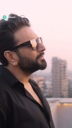 Shekhar Ravjiani Instagram - Celebrating 10 years of this magical track, ek naye andaaz mein! 💖✨

Link in Bio 🎧

@sonymusicindia  @vishaldadlani @shekharravjiani @karankanchanmusic @kasyapmusic @amitabhbhattacharyaofficial 

#JioSaavn #Zehnaseeb #ShekharRavjiani #VishalDadlani #KaranKanchan #Kasyap #NewMusic