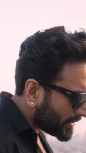 Shekhar Ravjiani Instagram - One of our most special songs, re-imagined. A lot of love, warmth and honesty went into this much like the original, and now collaborating with my friends @karankanchanmusic and @kasyapmusic gives me great joy. 
10 years to Zehnaseeb this year, a million more to go! 
Big Love to @vishaldadlani @chinmayisripaada @amitabhbhattacharyaofficial @abhijitnalani @sanjoygtr @karanjohar @apoorva1972 @polyvynil @sidmalhotra @parineetichopra @dharmamovies 

@mixedbyhanish @sonymusicindia 

Listen to #zehnaseeb ❤️ on all streaming platforms #retroonreel #retroonreels