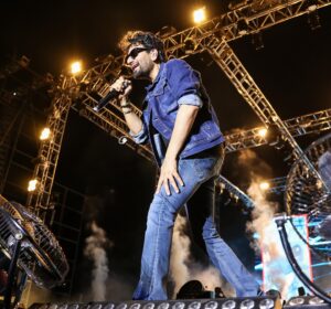 Shekhar Ravjiani Instagram - My heart is with you, Pune!!! Feeling this crazy, monstrous love from you is massively addictive. Will come back asap. I promise ❤️

Love and only love 

Shekhar Ravjiani