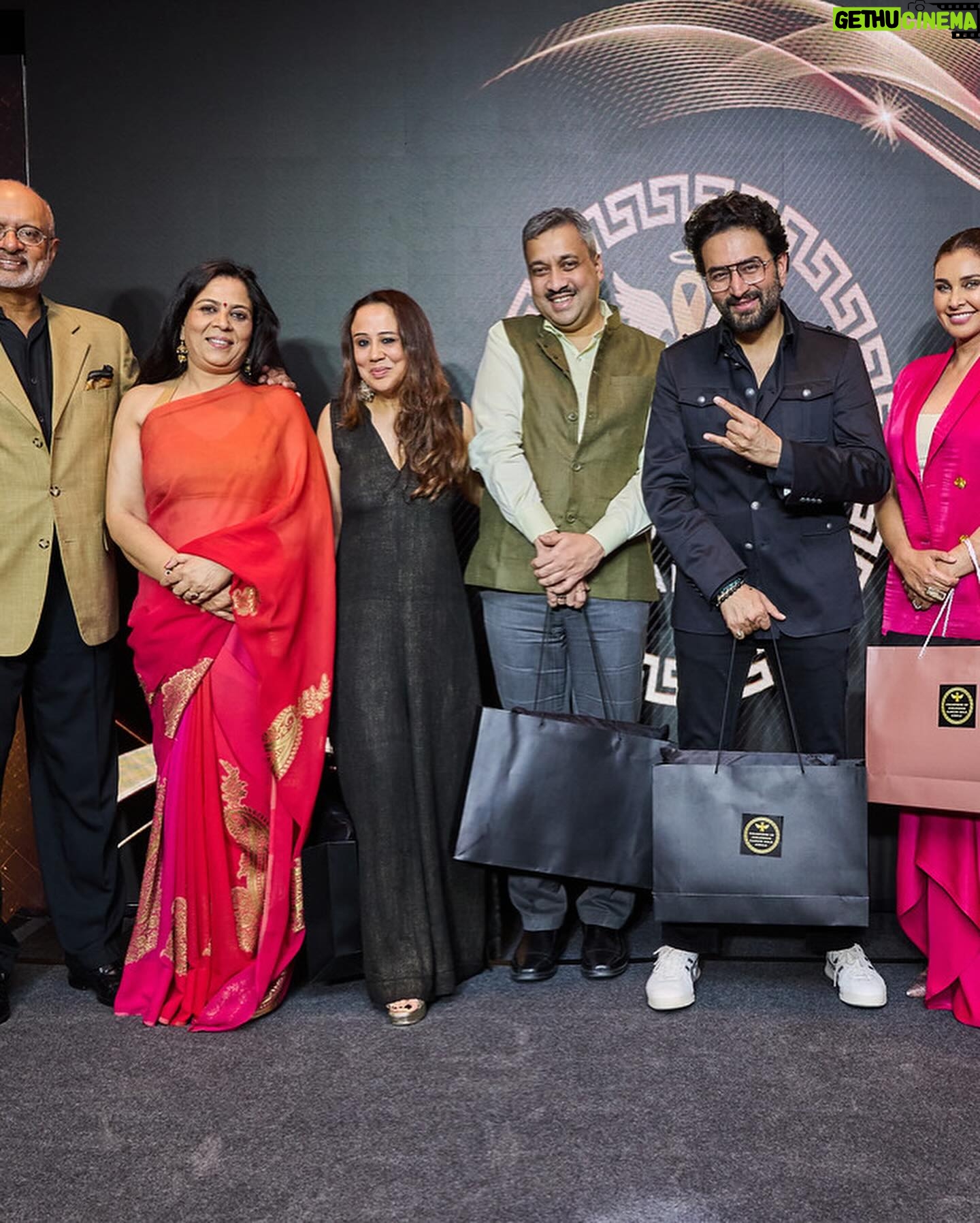 Shekhar Ravjiani - 6.9K Likes - After enduring a significantly delayed flight and a long wait at the Dubai airport, I finally arrived in Singapore for a cause that is incredibly close to my heart.
@cankidskidscan hosted its sensational “Singapore Goes Gold Gala” to raise awareness & funds for children fighting cancer in India. The stories and journey of the founders @bagaipoonam @sonalsharma2976 were extremely inspirational. A thought-provoking Fireside Chat on “Navigating Privilege,” featuring @peajee @mmkwee @lisaraniray @caesarsen and the recognition of outstanding contribution to change for Childhood Cancer in India through the Gold Hero Awards at the gala were truly enlightening.
I had the honor of closing the night with an unplugged performance with my friend @sanjoygtr It’s a privilege to be part of such a meaningful cause, using music to bring us all closer to a world where no child has to face cancer alone.
Event curated & managed by
@shwetanarang_ @ferriswheeldiaries
#SingaporeGoesGold #GoGoldIndia #cankids #gogold #cancerawareness #childhoodcancerawareness