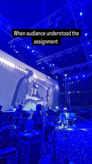 Shekhar Ravjiani Instagram - This is just a short clip of magic created by @shekharravjiani last night in Pune | vishal & sheykhar live #V&Slive #pune
