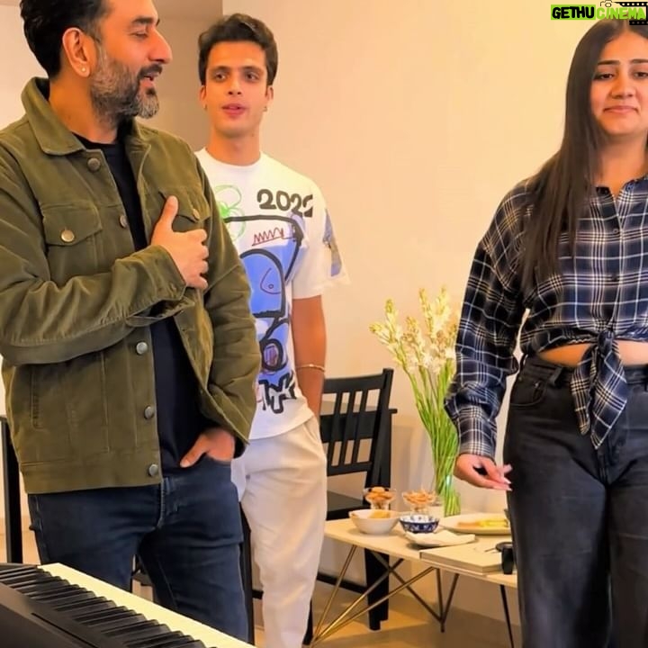 Shekhar Ravjiani - 42.5K Likes - Celebrating the joy and magic of the journey of creating and shooting “Bani Thani”and all the beautiful people who took this crazy ride with me! Big love to you all!
Thank you for loving and sharing this song. And if you haven’t heard the song yet, check it out now! ❤️🦅
And always Maa ka Ashirwad in the last pic! 🙏