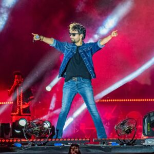 Shekhar Ravjiani Instagram - If you could pick one song to sing along with me which would it be..Go!