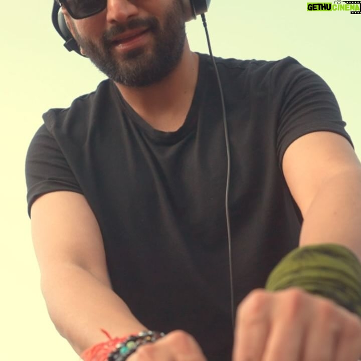 Shekhar Ravjiani - 42.5K Likes - Celebrating the joy and magic of the journey of creating and shooting “Bani Thani”and all the beautiful people who took this crazy ride with me! Big love to you all!
Thank you for loving and sharing this song. And if you haven’t heard the song yet, check it out now! ❤️🦅
And always Maa ka Ashirwad in the last pic! 🙏
