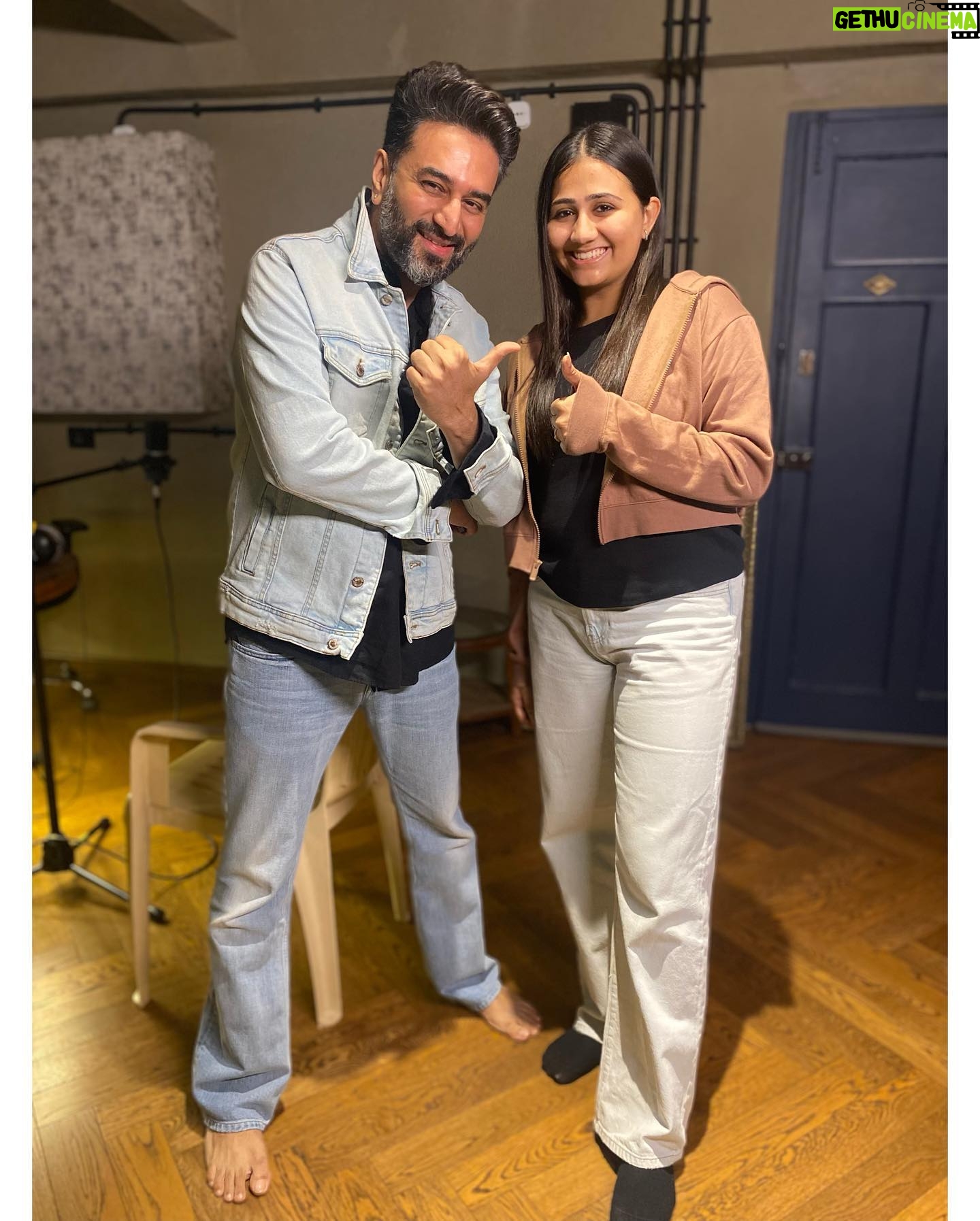 Shekhar Ravjiani - 58.1K Likes - It’s been 1 month since #banithani ‘s release❤️
A big thankyou to each one of you! You guys showed so much love and support throughout by listening to and sharing the song! ❤️🙏🏻
Thankyou so much @shekharravjiani sir! This song is the first song of my life and it will always be a core memory because not only is it beautiful but also because you were there! I’ve grown up listening to you, love all your albums! This memory will always make me very emotional! The journey from you coming to Idol, choosing me to then meeting me at your home studio, recording the song and finally hearing the output together has been so much fun and informative! I am at a loss of words to express my gratitude towards you! Thankyou so much for trusting and believing in me!
You’re the best❤️
Always a biggg Fan!🫶🏻🧿
Especially the day when I was going back to Delhi and met you before going to the airport, that day still keeps rewinding in my head! You have so much humility and love inside of you and you don’t fear from sharing it with the world which makes you even more special! My mom is also sending lots of love and prayers to you❤️
Thankyouuu @garuudaamusiic @anvita_dee ma’am, @rish_sharma and @mixedbyhanish for this! Sending loads of love to all of you!❤️
#banithani #shekharravjiani #adyamishra #indianidol #indianidol14