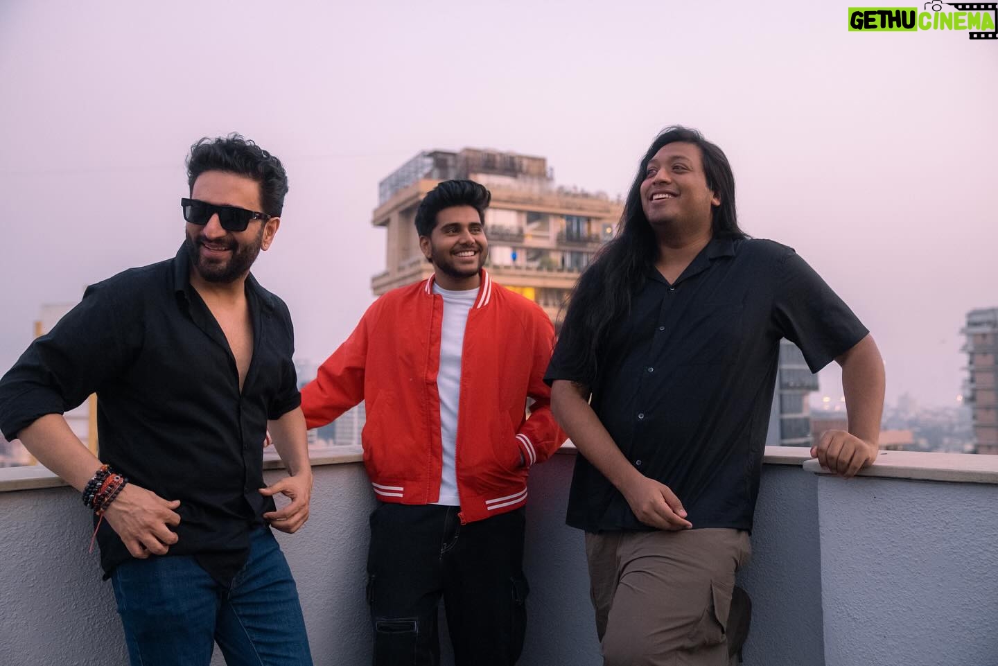Shekhar Ravjiani - 2.1K Likes - Zehnaseeb coming soon!
Date reveal up next!
@kasyapmusic @karankanchanmusic @tanmaayy @sonymusicindia