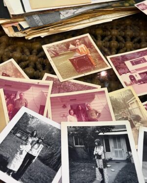 Shelley Duvall Instagram - A year ago today I was invited to meet Shelley’s ex-husband, Bernard Sampson, (m. 1970-1977) in Houston and he had quite the collection of photos & letters from Shelley’s early career I’ve never seen before. It was heaven. 💗 There’s so many finds from this meeting that I haven’t posted yet! 

Cover photo: Shelley and Bernard photographed at their home for the Texas Sunday Magazine, September 1971. He still has the tapestry that’s behind them – see the last photo.

#shelleyduvall #texastwiggy #actress #celeb #vintage #photoshoot #archive #moviestar #houston #texasgirl #fanpage #wendytorrance #oliveoyl #cinema #1970s #houstonchronicle #throwback #nostalgia #archives