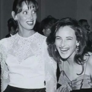 Shelley Duvall Instagram - Shelley Duvall and Marlee Matlin photographed at an event in 1988 🌟

#shelleyduvall #actress #celebrity #marleematlin #80s #1980s #throwback #nostalgia #moviestar #1988 #80sstyle #80sfashion #80saesthetic