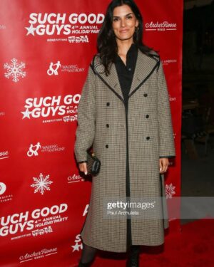 Shelly Bhalla Instagram - ❤️annual holiday event for Toys for Tots❤️hosted by @blakecoopergriffin @pejvahdat @sterlingsulieman @kylemckeever @sunkrishbala