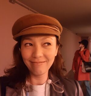 Sheren Tang Instagram - I have never been one to celebrate Valentine’s Day, not seriously, anyways, unless of course there is an excuse to… like seeing your soul sister again after 3 years of absence!!! 😍😍😍

Happy V Day, all of you! Let it be a celebration of love, friendship, sisterhood, brotherhood, family. Anything except heart-shaped chocolates and arrow-shooting cherubs….😂😂😂

從來不是一個喜歡慶祝情人節的人（不表示我不浪漫哦），至少不會特別認真的去看待這個節日。UNLESS, 我有充分的理由去慶祝，比如和分離了3年的好姐妹終於重逢！！！ OMG！！！怎能不開心呢？怎能不慶祝呢？？？

你們應該也很為我們開心吧？

所以在這裡祝大家Happy Valentine’s Day！ 讓我們慶祝愛情，友誼，姐妹情深，天倫之樂，whatever 都行，只要不要送我心形巧克力， OK？？？😬😬😬