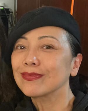 Sheren Tang Instagram - 祝福女性能活得獨立，堅強，熱情與無懼。這照片是前幾天在慶祝57歲生日飯局中隨意自拍的，今天特此不修圖向所有婦女先發為敬😂，我們不需要做女神，不需要活在別人的眼光和壓力下做個完美的女人，能接納自己和愛惜自己就很棒了✌🏼我也是個從十八歲就勞動至今的女性，更要為自己喝采👍🏼👏🏼👏🏼👏🏼
#三八國際勞動婦女節快樂🌹 
#作為女性首先要懂得互相支持鼓勵不要互踩和批評 
#活給自己看不是活給別人看
#欣賞每一個年紀的自己💕