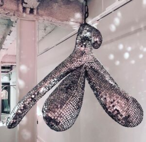 Sherry A. Ross Instagram - This is the clitoris — But here’s what you should know, the surrounding tissue under the vulva is called erectile tissue and looks like an upside-down horseshoe, that brings blood flow to the sweet spot. The clitoris extends back into the body (close to 4 inches!), which you cannot see. When you are sexually aroused the erectile tissue brings increased blood flow to the vulva and clitoris causing it to become erect in the same way a penis does. Swelling of the vulva, in addition to the clitoris, occurs with sexual stimulation. The clit may be small… but it’s definitely mighty! Love this art by @hdollarsymbol