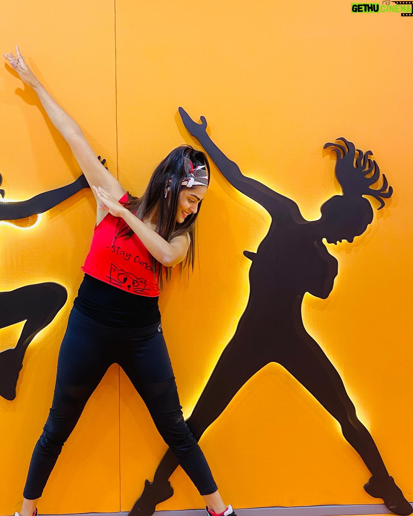 Sherry Agarwal - 111 Likes - Consistency is more important than starting it up…!!!
*
*
*
*
*
*
*
#fitness #gym #fitnessmodel #gymmotivation #workout #stretching #flexibility #bodyweight #workhard #gymlife #gymmotivation #gymrat #gymgirl #gymlifestyle #mood #sherryagarwal