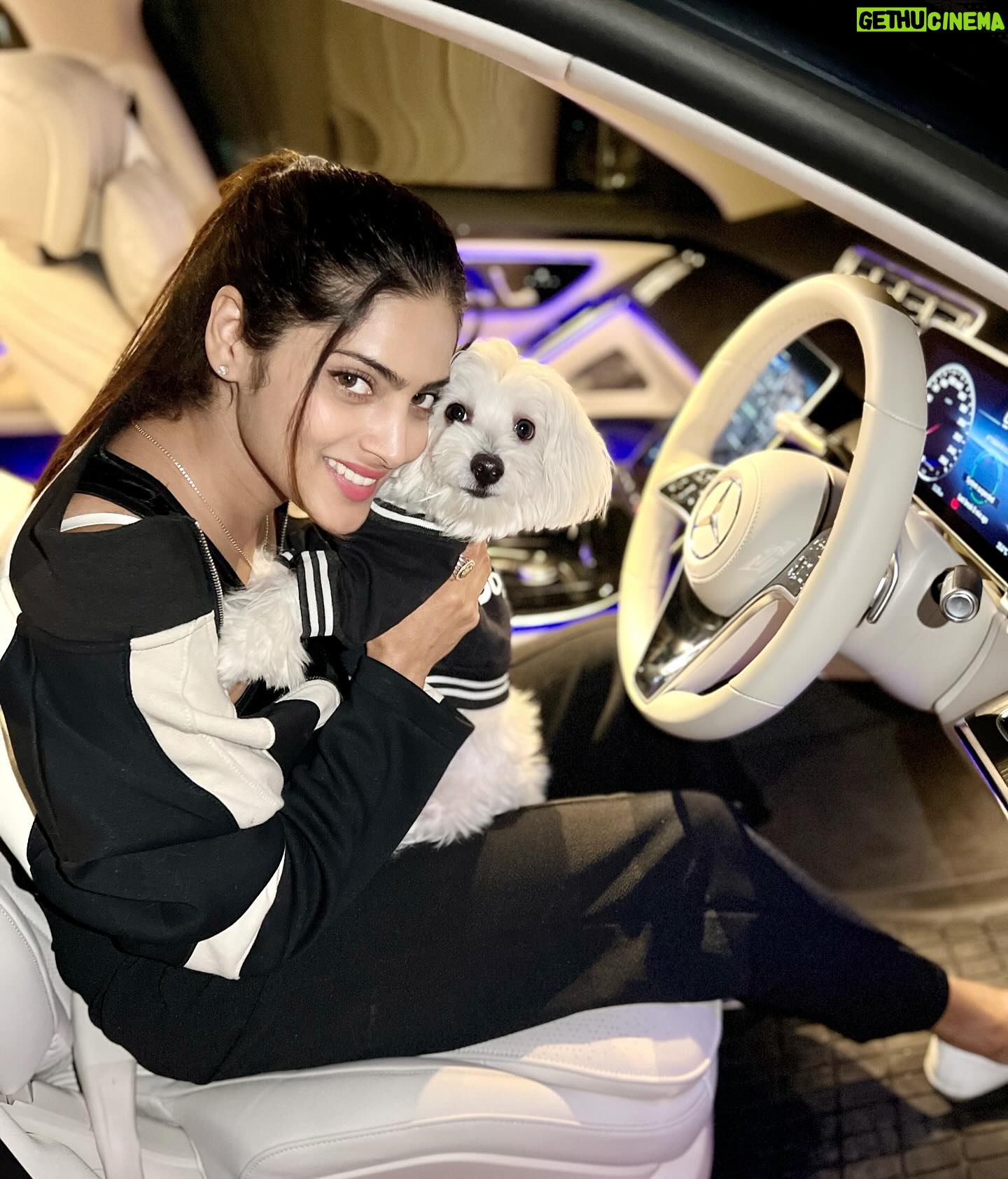 Sherry Agarwal - 119 Likes - You and me…!!!
*
*
*
*
*
*
*
#jojo #post #pic #piano #love #doggo #picoftheday #post #actress #joey #instagood #instadaily #instalike #instadaily #loveislove #sherryagrawal #reel