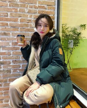 Shi Shi Instagram - 🍵
#toryburchsport #施诗kira