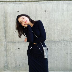 Shi Shi Instagram - 北京的秋天～

#pacorabanne #shishi #施诗kira