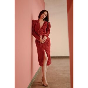 Shi Shi Instagram - thx for hving me
👗#mariannasenchina from #luisaviaroma 
👠#sergiorossi 
💎#joomilim