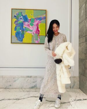 Shi Shi Instagram - 今天假装自己是温柔姐姐
#cochains #施诗kira