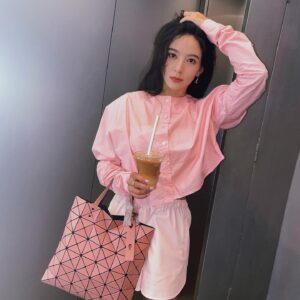 Shi Shi Instagram - pink 💓

#isseymiyake #施诗kira #ootd #shishi