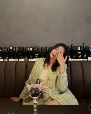 Shi Shi Instagram - 🍷🍷🍷
