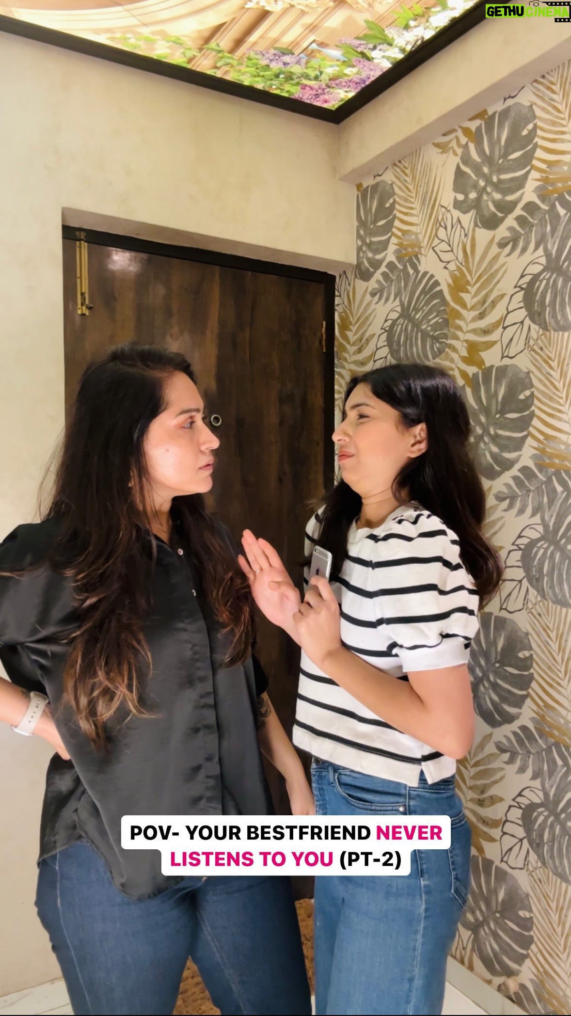 Shibani Bedi - 28.4K Likes - Puchke na manne wale ko sacha dost bolte hai😁 Tag them!
.
.
.
.
#friends #bff #irritaring #lovehate #cutevideos #dost #relatemax