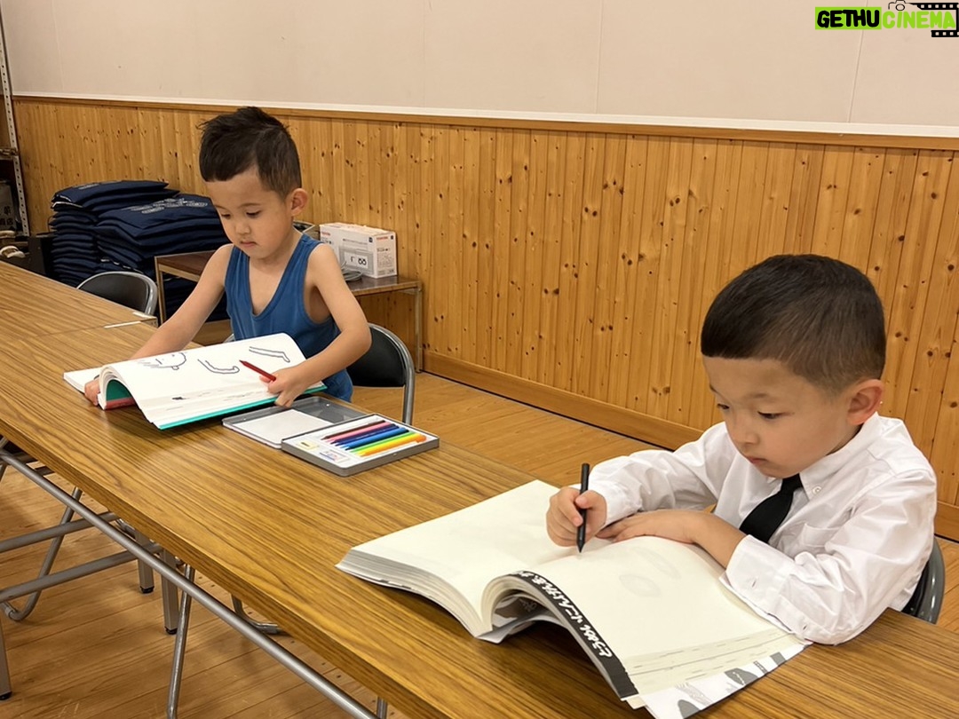 Shido Nakamura - 16.3K Likes - 明日5月28日
13時から徹子の部屋
つづきまして
13時55分から
ミヤネ屋さんに出演します。
陽喜、夏幹が
徹子さんと宮根さんお相手に
トークをしました。
冷や汗をかきました。
さて、会話の行方は…
どうぞお見守りくださいませ。
23時からは
「ワルイコあつまれ」
にゲスト出演しております。
#徹子の部屋
#ミヤネ屋
#ワルイコあつまれ
#陽喜
#夏幹
#獅童