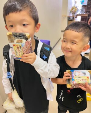 Shido Nakamura Instagram - 昨日愛知県扶桑町、本日岐阜県美濃市でやらせていただきました両日共に完売御礼有難う御座いました。
#名古屋矢場とんさんありがとうございました
#みそかつロール
#夏幹
#陽喜
#松竹特別歌舞伎公演
#まだまだ続きます
