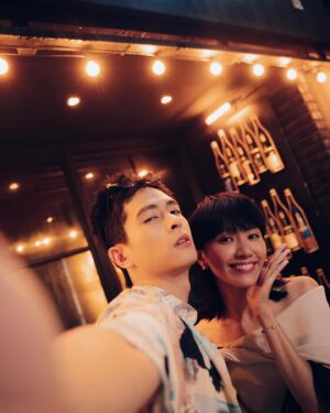 Shih Chih Tian Instagram - 關於川燙鮭魚，其實也是小酌怡情
@yclin90 @jingandyen.official @anthonyfilmproduction @stevenchiang7882 
#小菁與言言